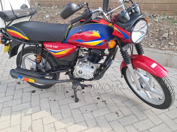 Bajaj Boxer 125 2025 Red - thumbnail 3