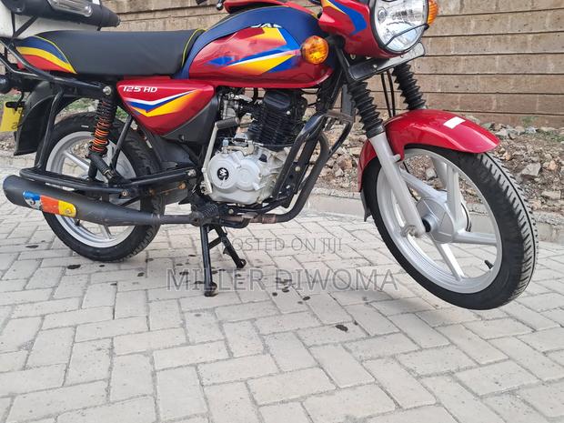 Bajaj Boxer 125 2025 Red - thumbnail 5