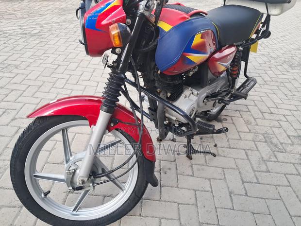 Bajaj Boxer 125 2025 Red - thumbnail 7
