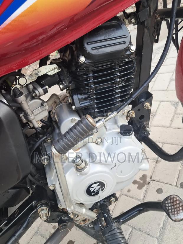 Bajaj Boxer 125 2025 Red - thumbnail 8
