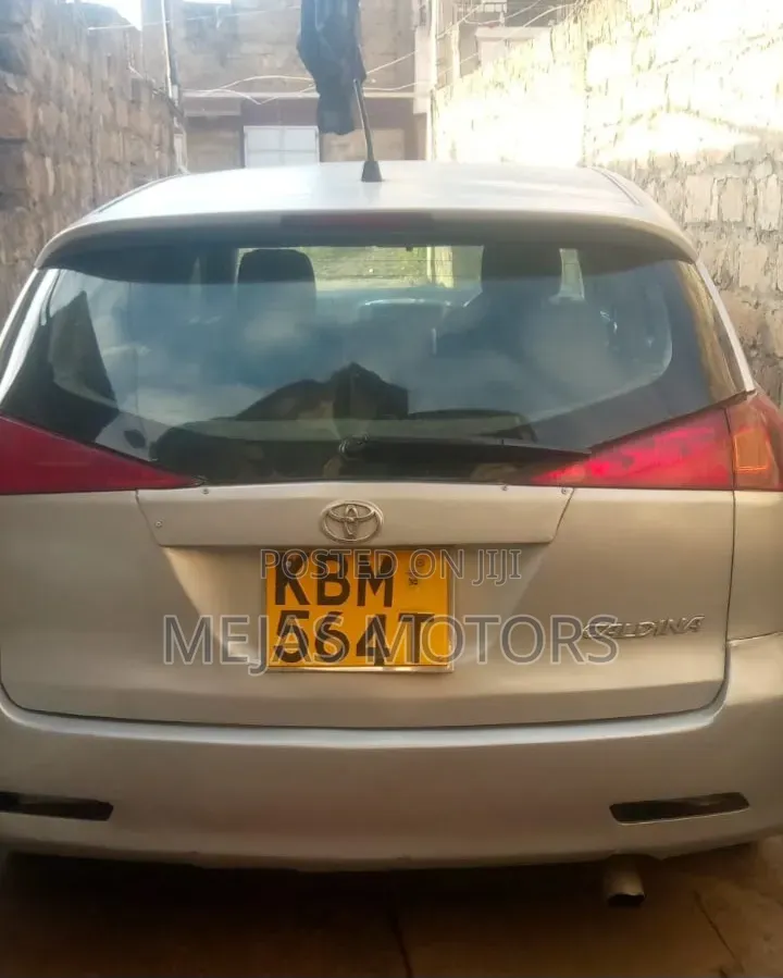 Toyota Caldina 2007 Silver