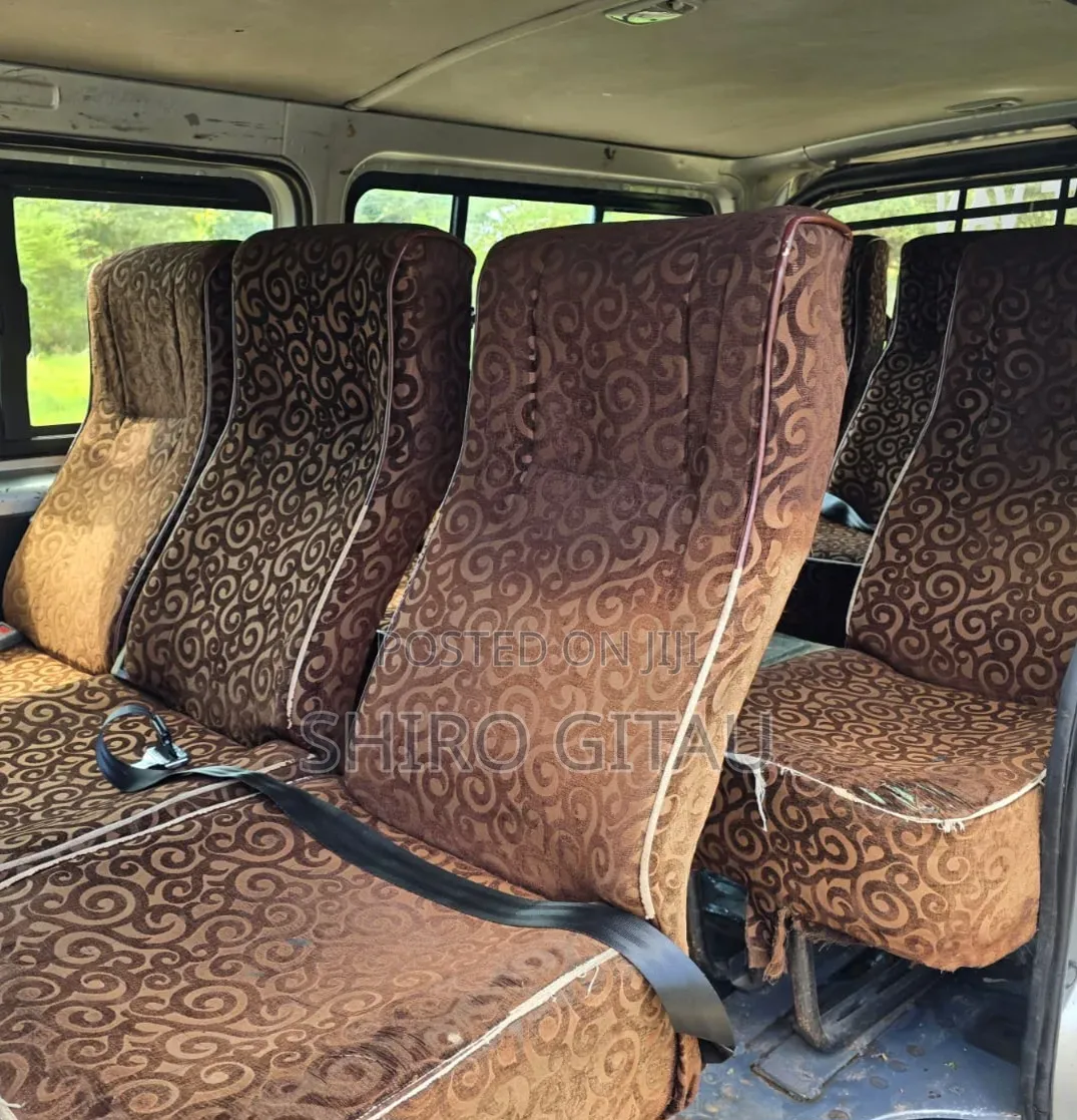 Toyota HiAce 2015 Silver