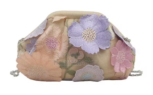 Garden Bloom Cloud Clutch - thumbnail 2