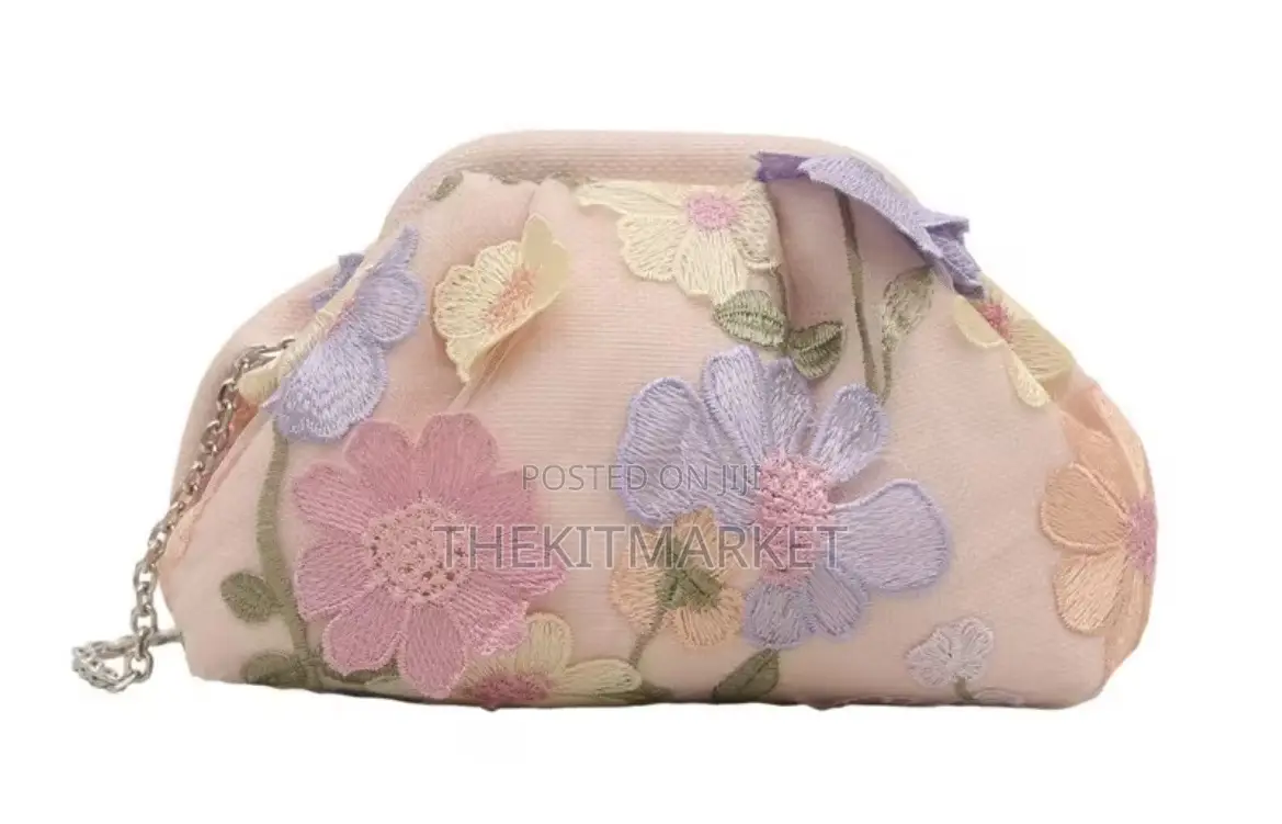 Garden Bloom Cloud Clutch