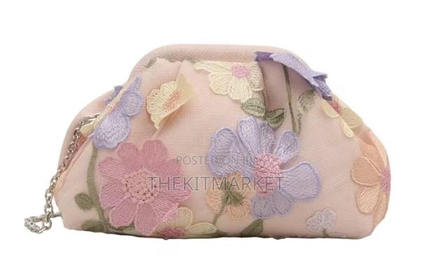Garden Bloom Cloud Clutch - thumbnail 3