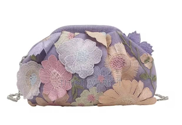 Garden Bloom Cloud Clutch - thumbnail 5