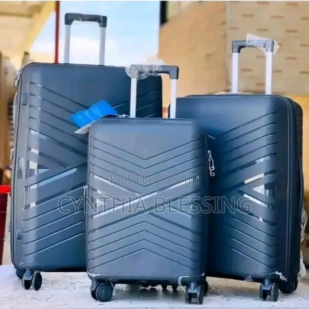 Fiber Suitcase -Unbreakable Rubber Material - thumbnail 2