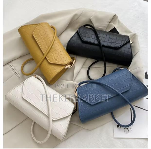 Croc-Embossed Baguette Shoulder Bag - thumbnail 4