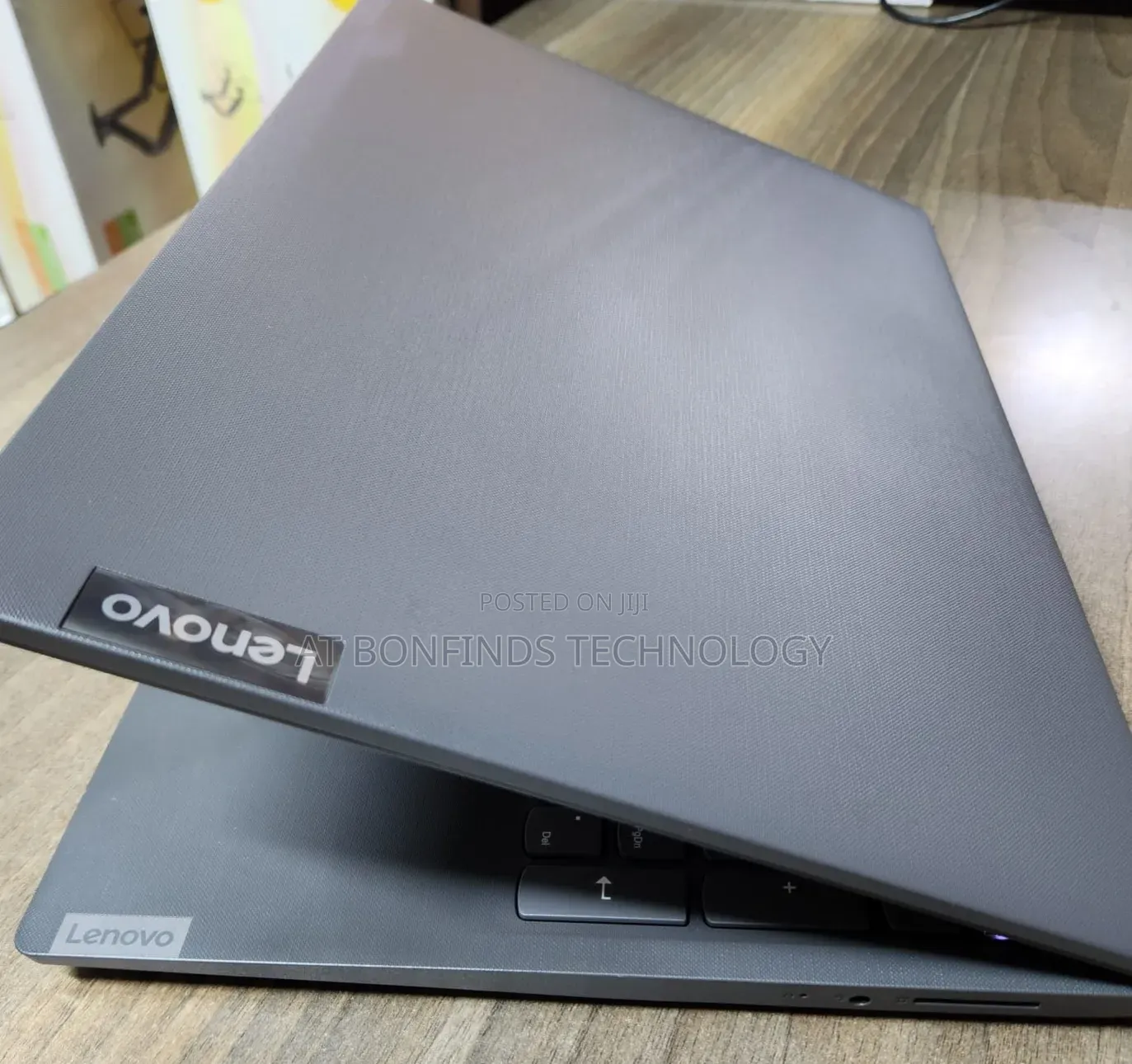Laptop Lenovo V15 8GB Intel Core i3 SSD 256GB