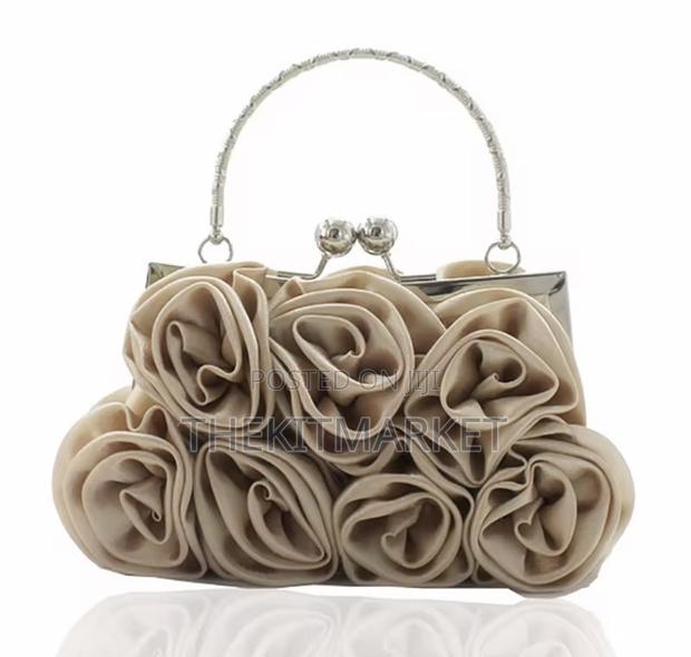 Rose Bouquet Clutch - thumbnail 3
