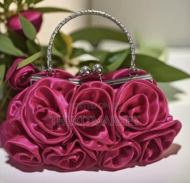 Rose Bouquet Clutch - thumbnail 6