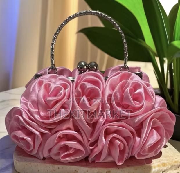 Rose Bouquet Clutch - thumbnail 7