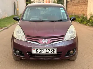 Nissan Note 2011 Maroon