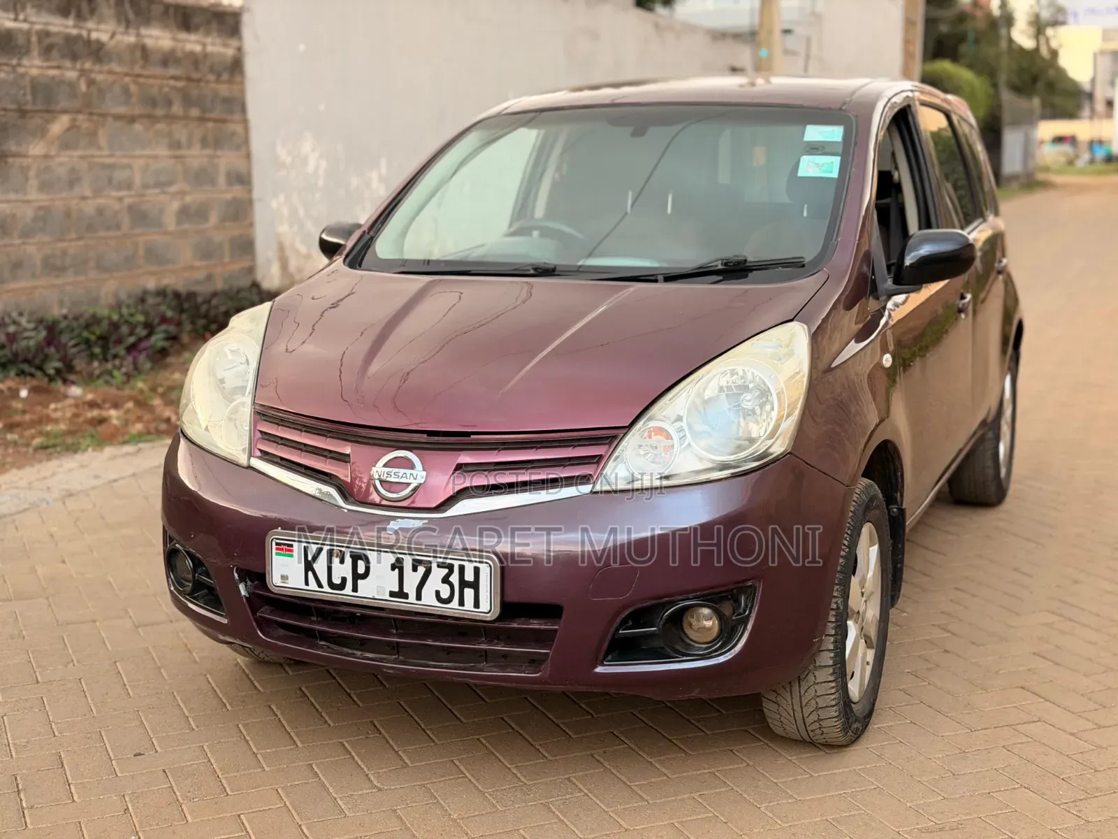 Nissan Note 2011 Maroon