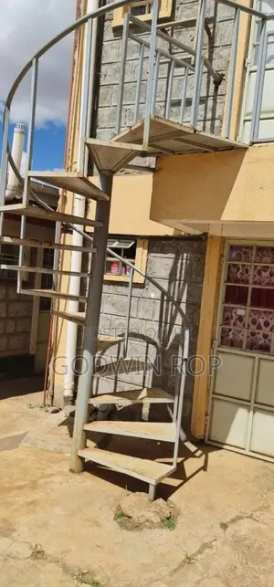 18bdrm Duplex in Sogomo, Kimumu for sale