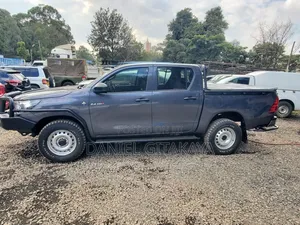 Toyota Hilux 2021 Black