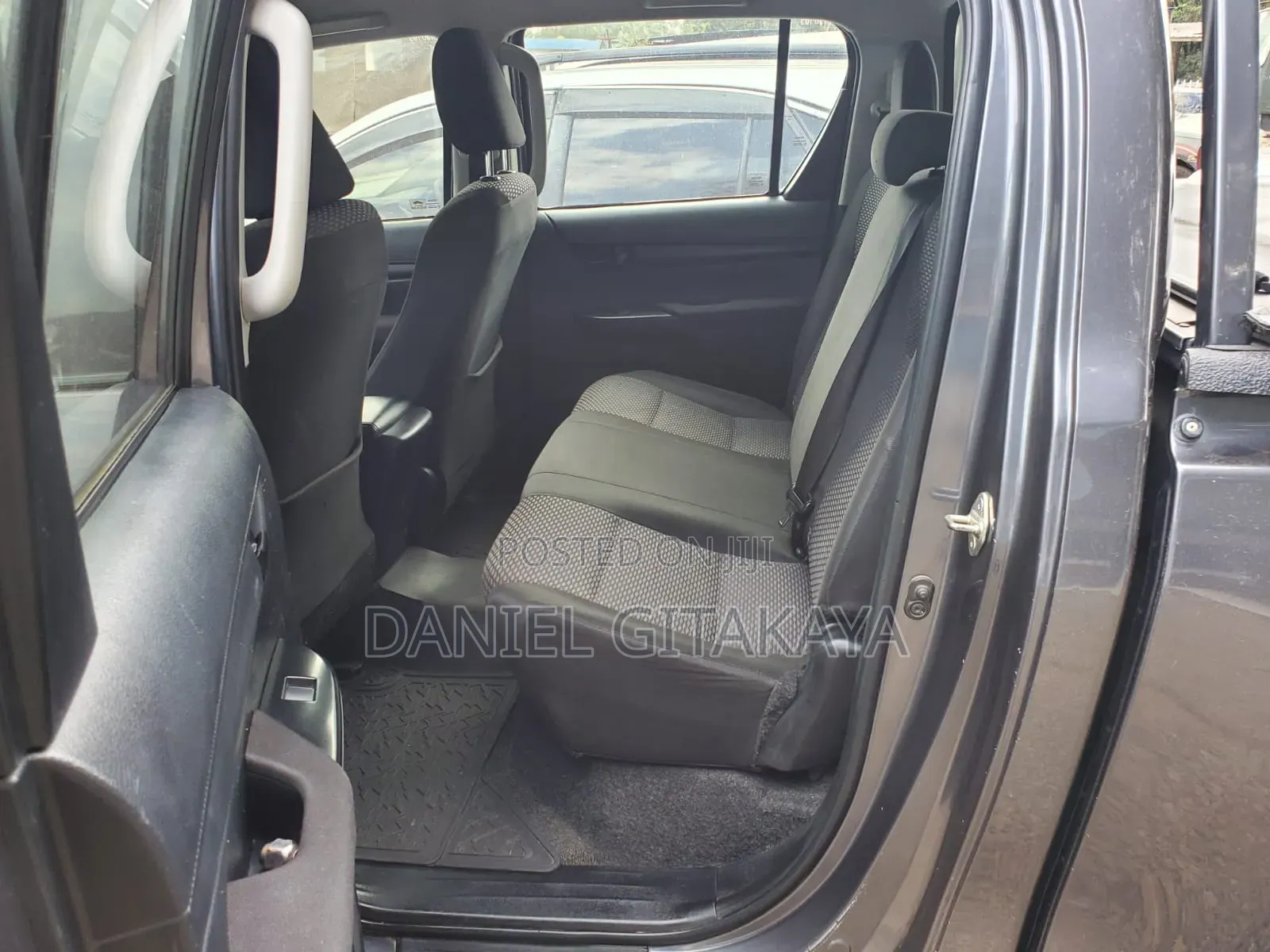 Toyota Hilux 2021 Black