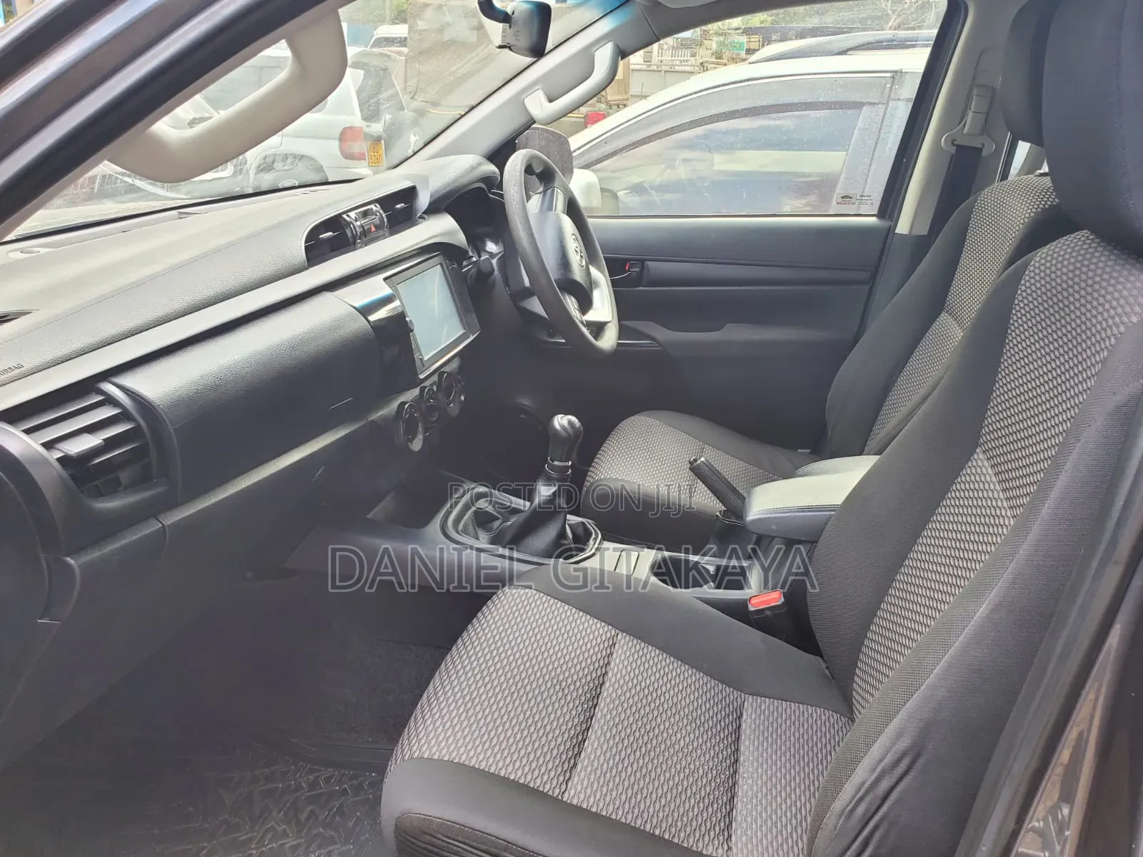 Toyota Hilux 2021 Black