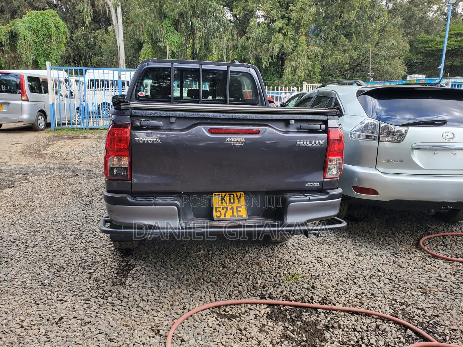 Toyota Hilux 2021 Black