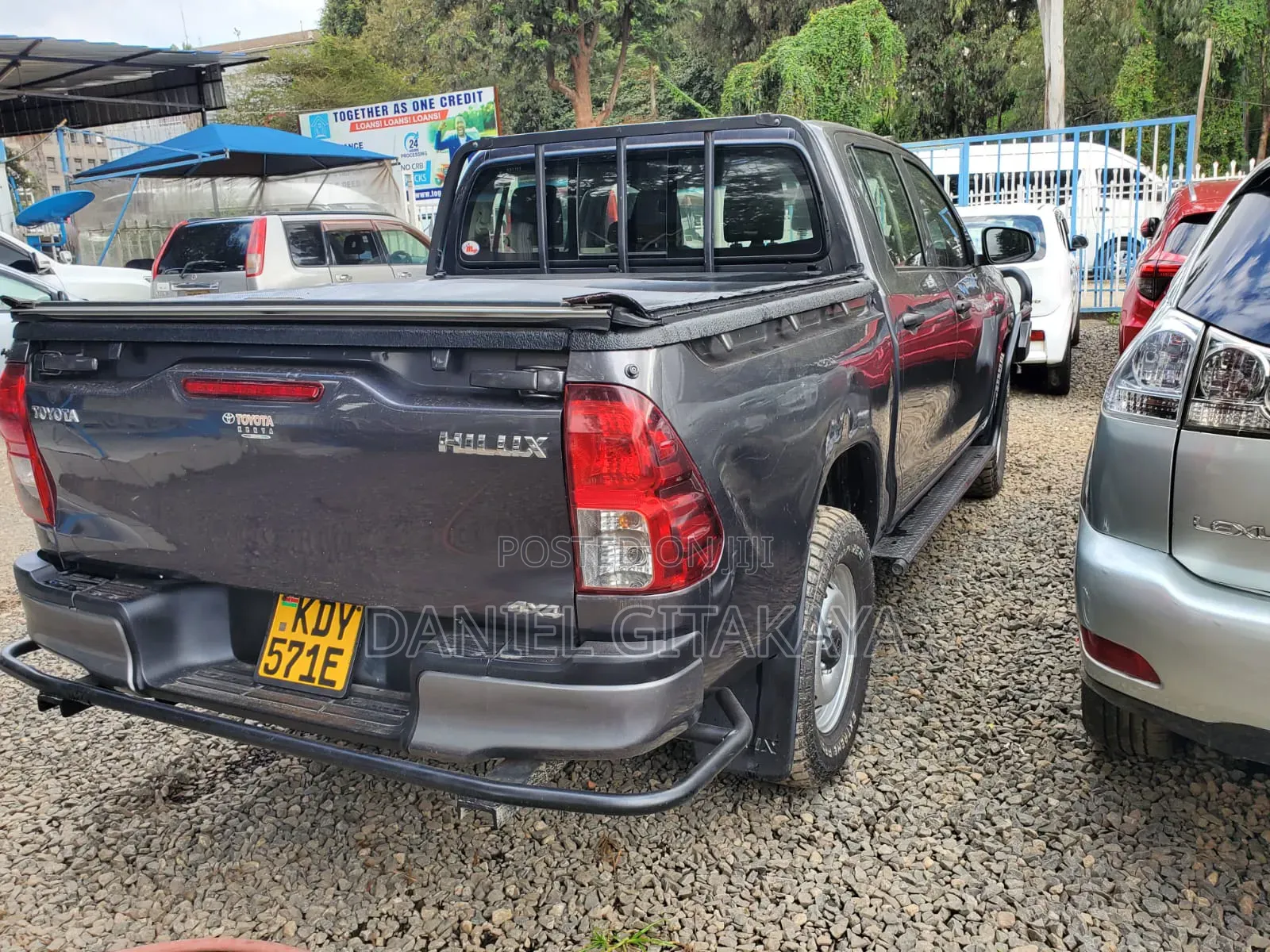 Toyota Hilux 2021 Black