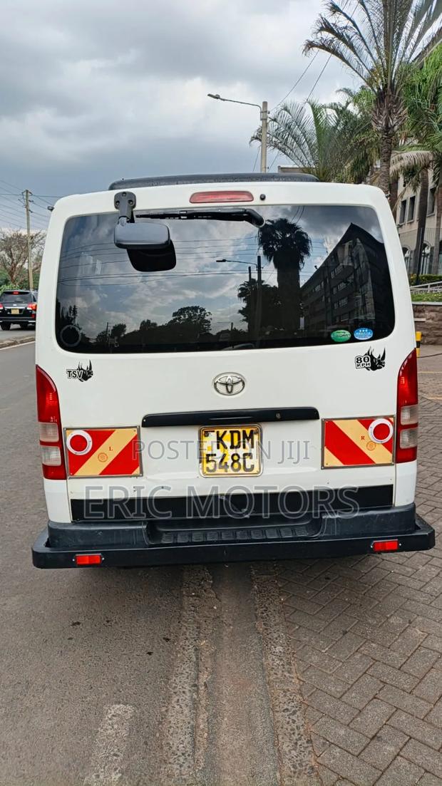 Toyota HiAce 2016 White - thumbnail 5