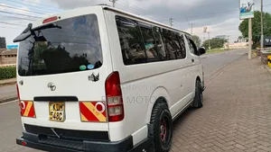 Toyota HiAce 2016 White