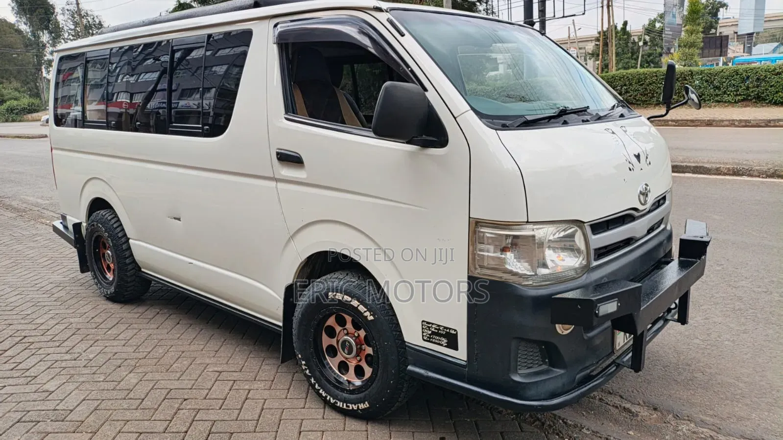Toyota HiAce 2016 White