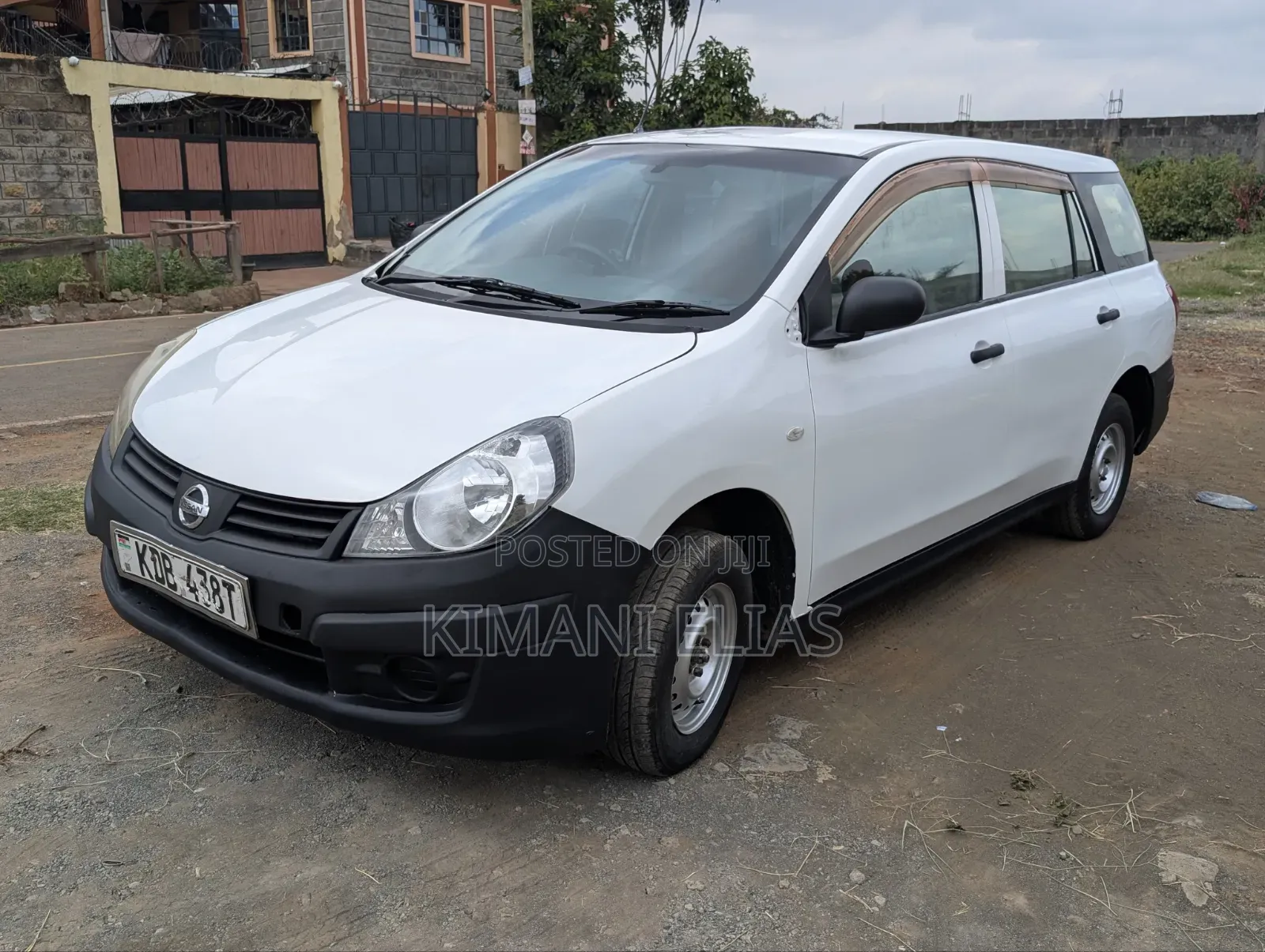 Nissan Advan 2014 White