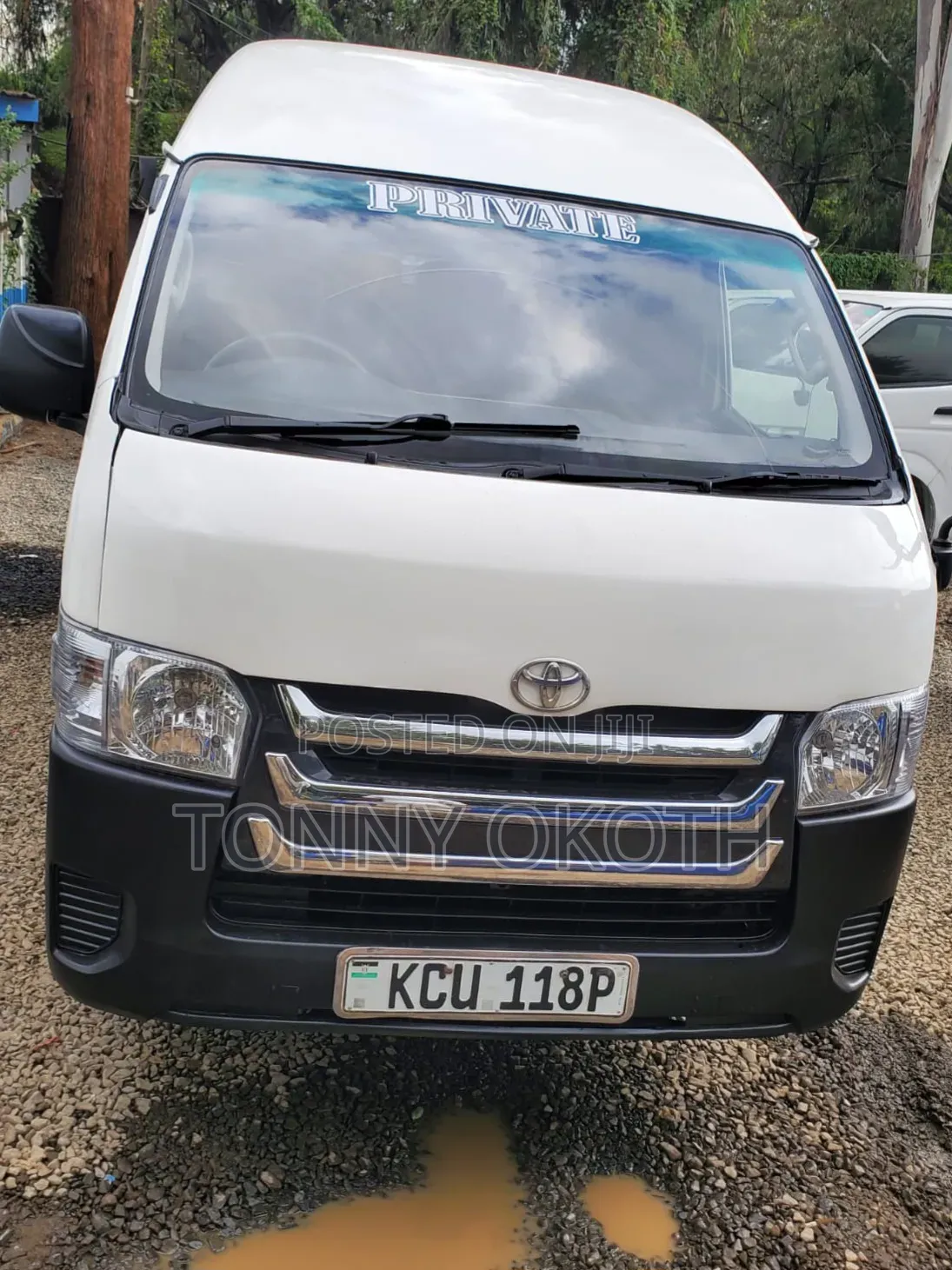 Toyota HiAce 2012 White