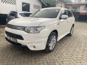 Mitsubishi Outlander 2014 Pearl