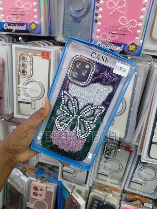 iPhone 11 Pro Max Striking Large Center Butterfly With Glitters Case - thumbnail 2