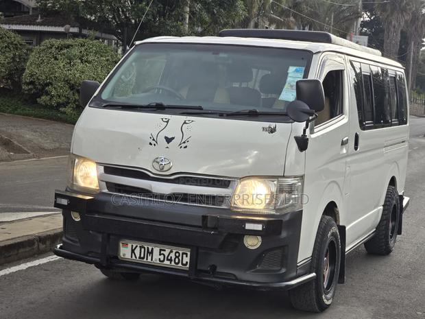 Toyota HiAce 2013 White - thumbnail 2