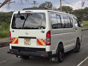 Toyota HiAce 2013 White