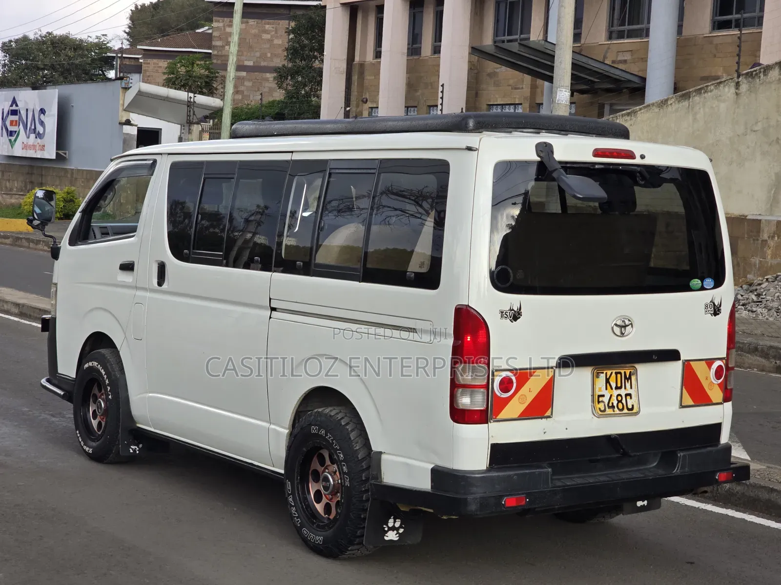 Toyota HiAce 2013 White