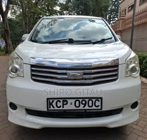 Toyota Noah 2012 White