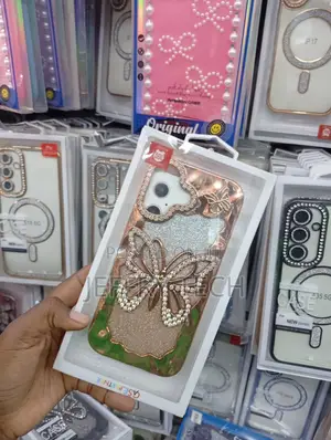 iPhone 13 Series Prominent Rhinestone-Encrusted Cover