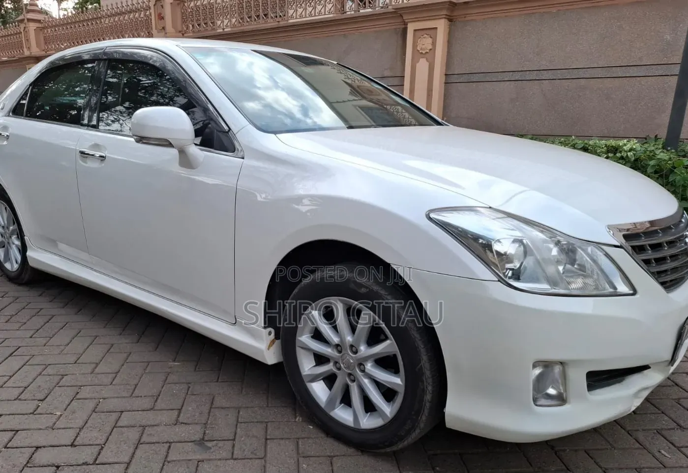 Toyota Crown 2009 White