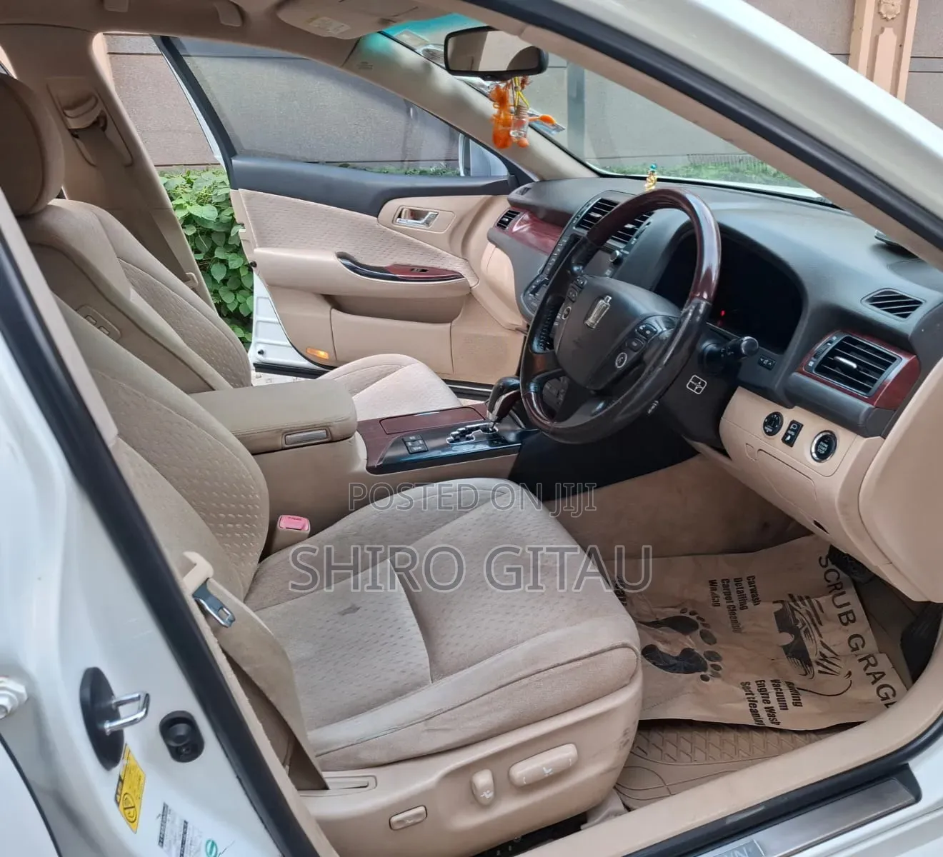 Toyota Crown 2009 White