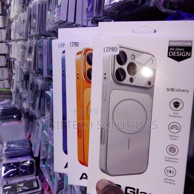 iPhone 17 Pro Elegant Cover With Lens Protector - thumbnail 2