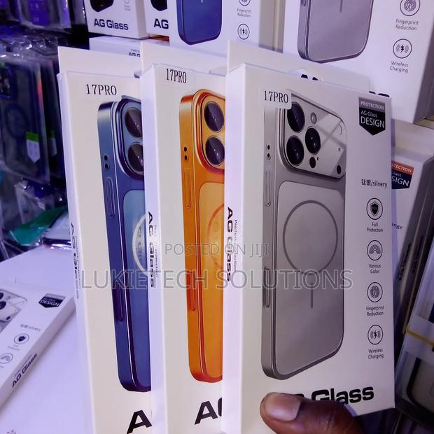 iPhone 17 Pro Elegant Cover With Lens Protector