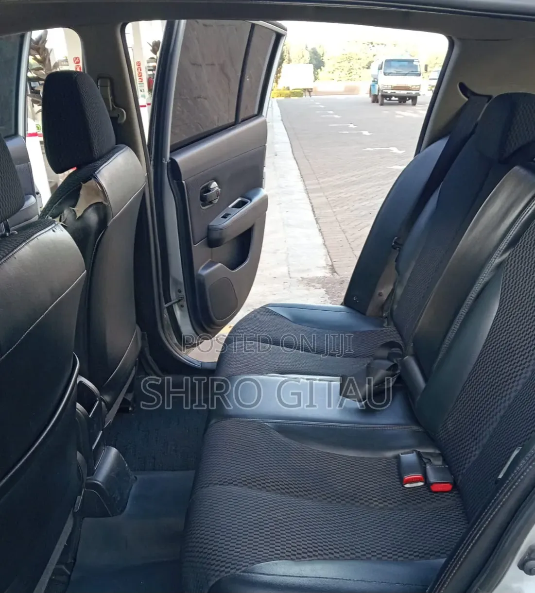 Nissan Tiida 2012 Silver
