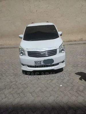 Toyota Noah 2012 White