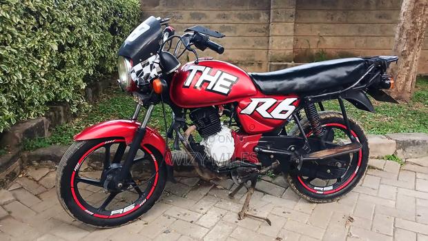 Bajaj Boxer 150 UG 2023 Red
