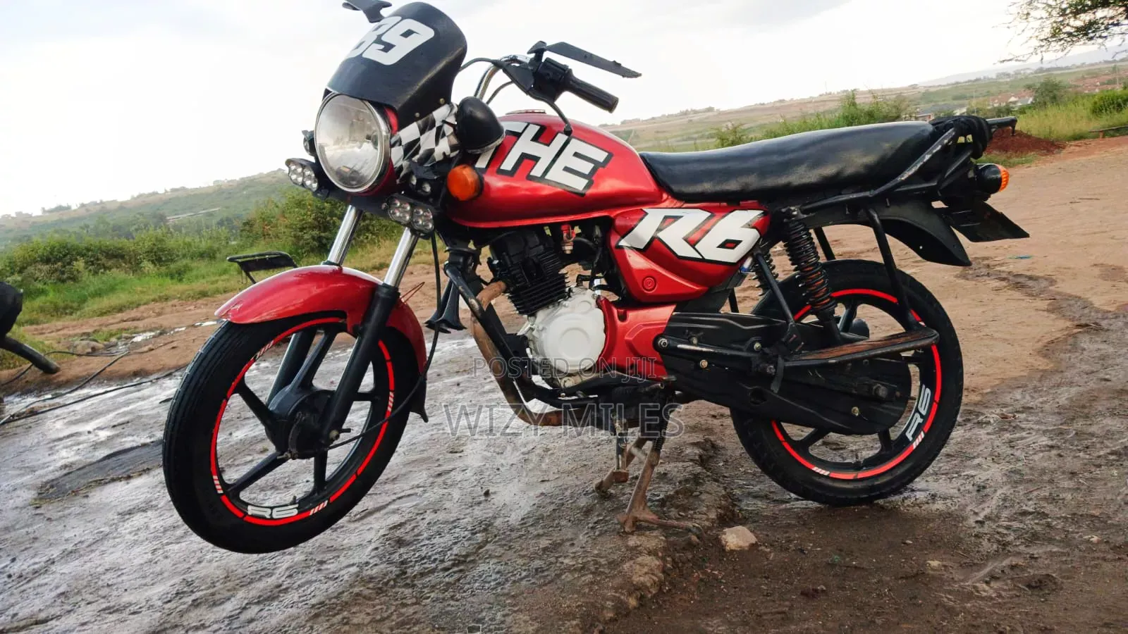 Bajaj Boxer 150 UG 2023 Red