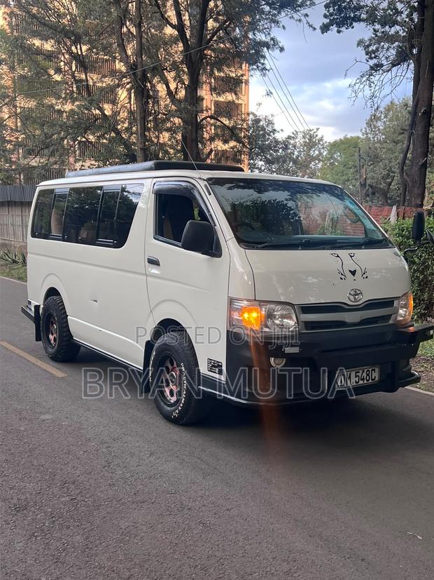 Toyota HiAce 2014 White - thumbnail 2