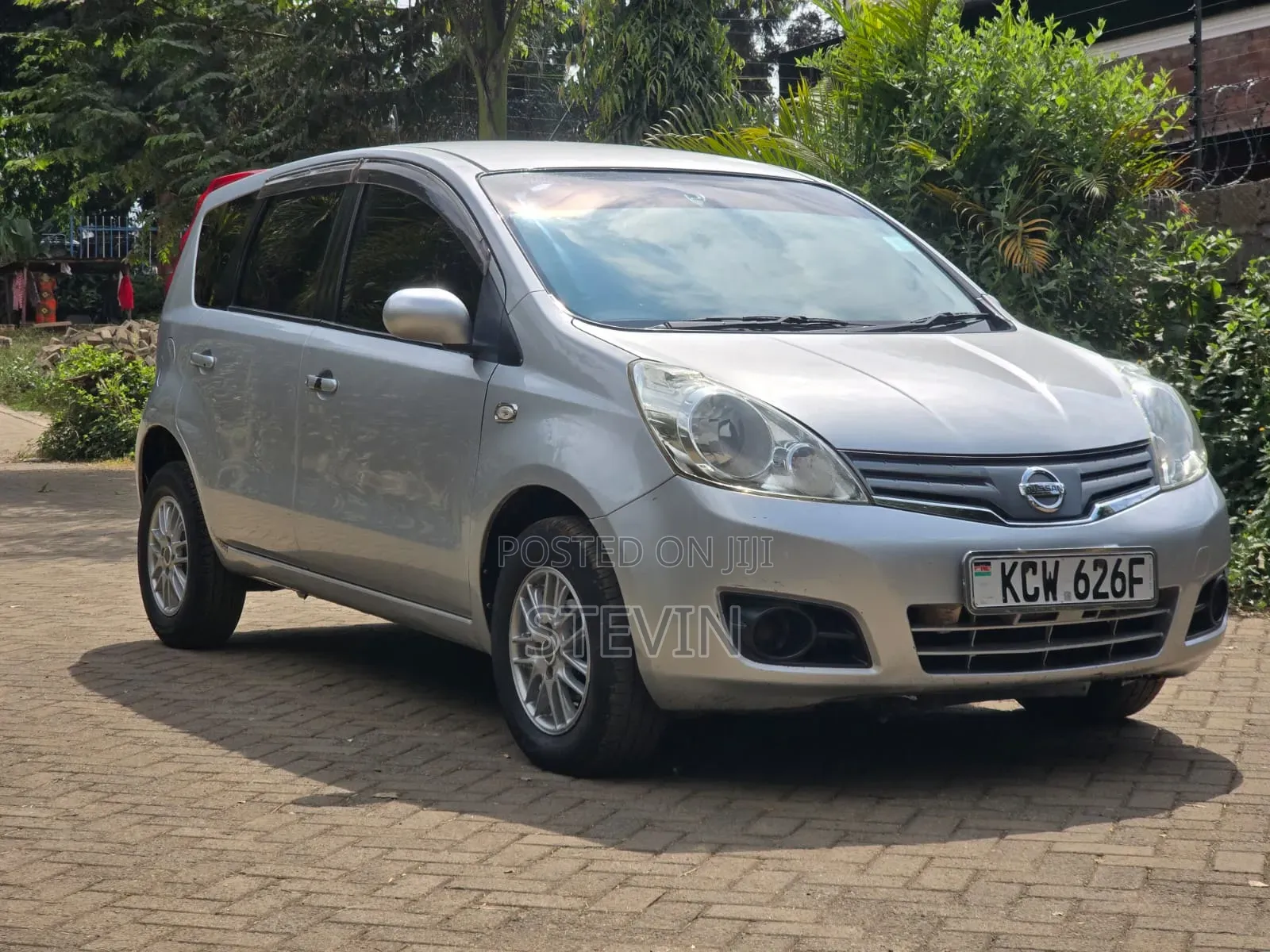 Nissan Note 2012 Silver