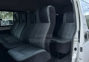 Toyota HiAce 2019 White