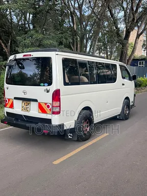 Toyota HiAce 2016 White