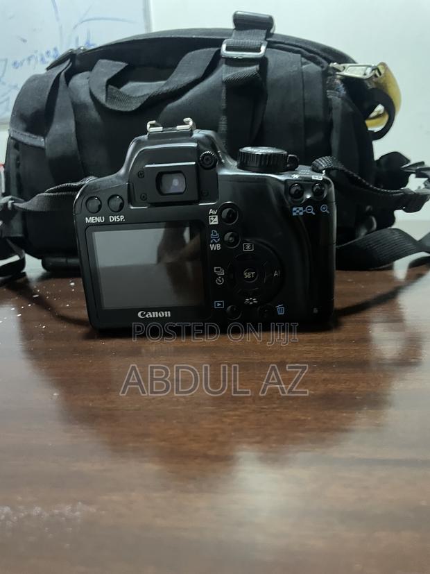 Canon Eos 1000d DSLR Camera With 18-55mm Lens and Carrying Bag
