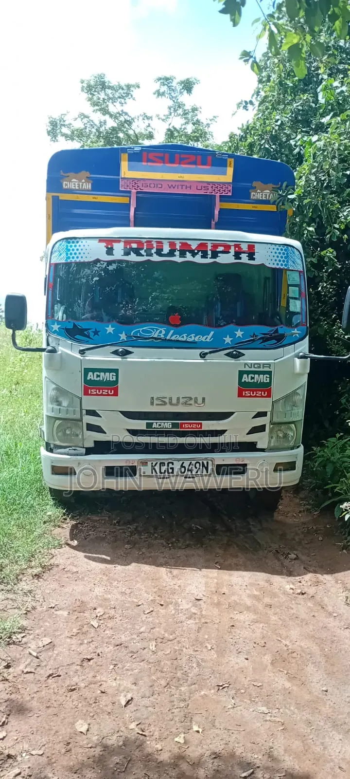 Isuzu NPR 2009 White